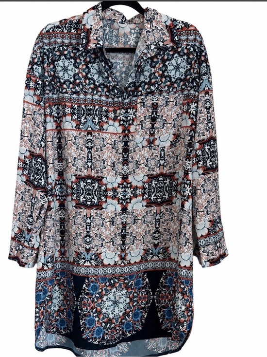 Dresses & Skirts - Women’s Patterned Button-downTunic Dress with Collar and flowing fabric PTP 22”